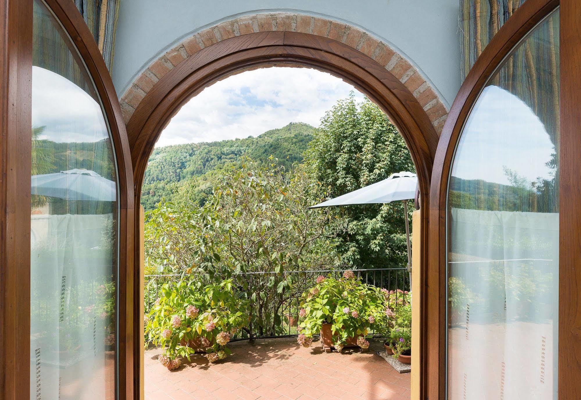 Agriturismo Le Fontanacce Пеша Екстериор снимка