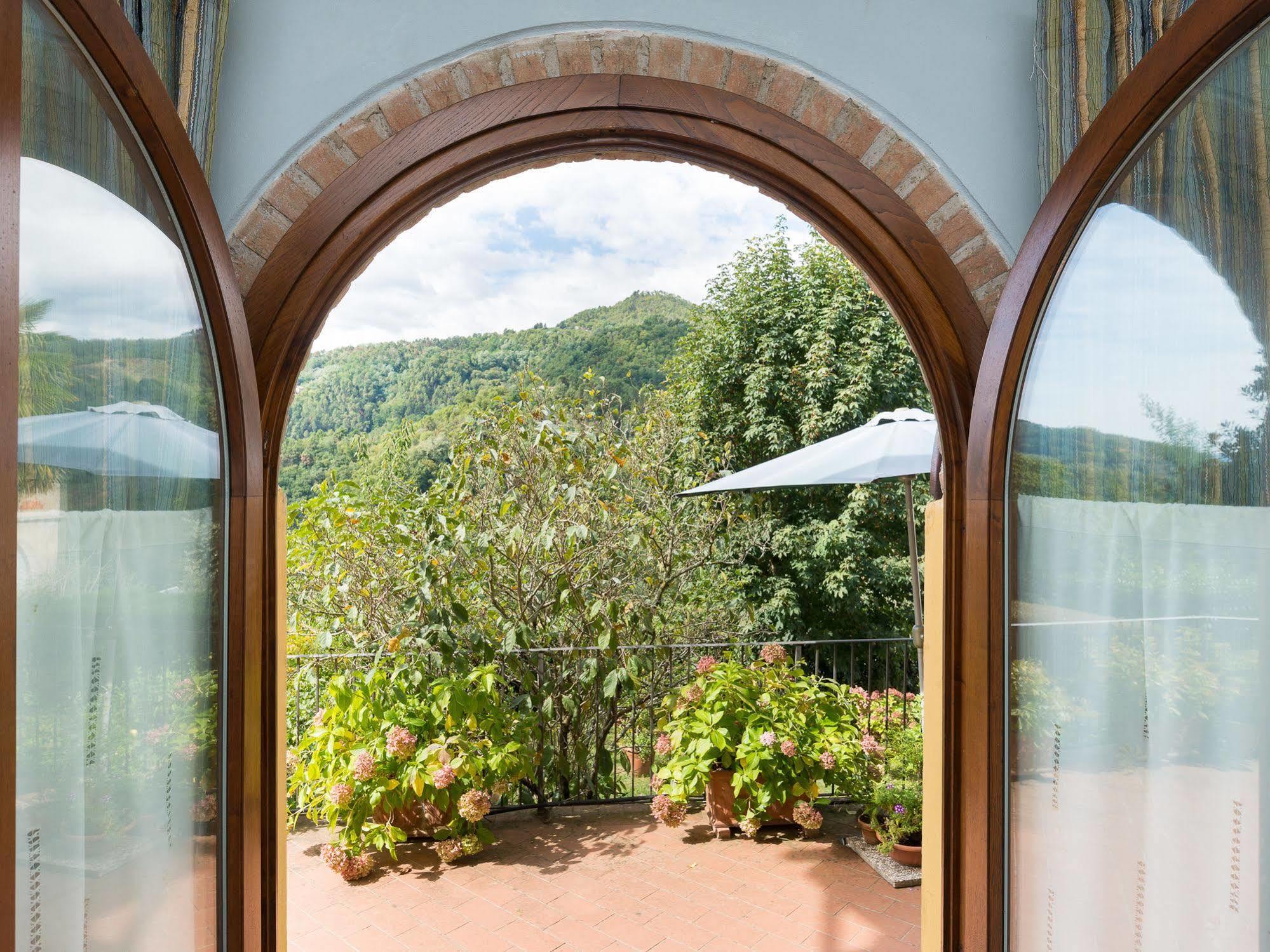 Agriturismo Le Fontanacce Пеша Екстериор снимка